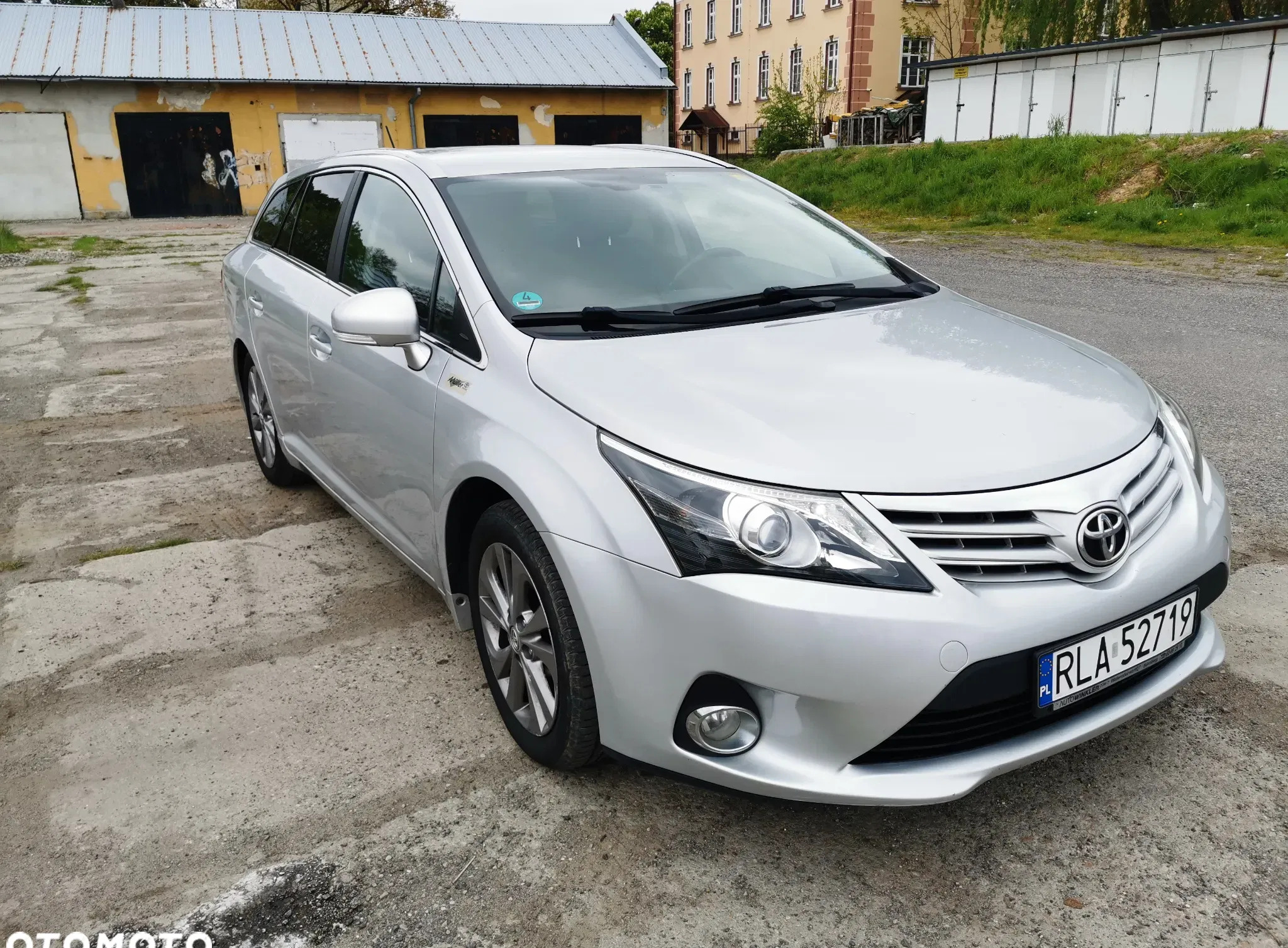 podkarpackie Toyota Avensis cena 39900 przebieg: 228000, rok produkcji 2012 z Łańcut